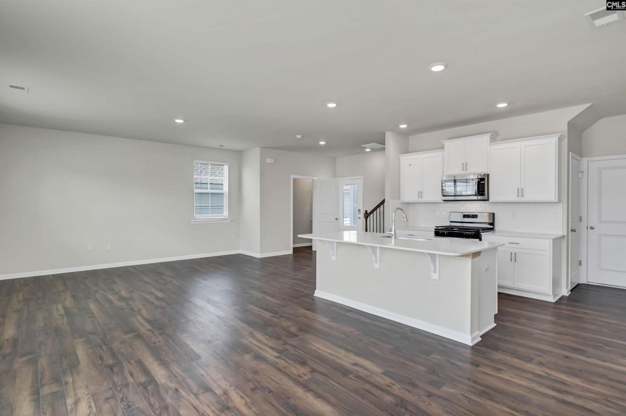 638 Glacier Road Photo 10