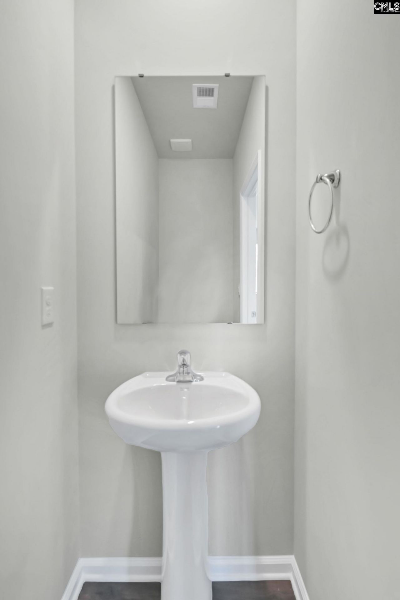 638 Glacier Road Photo 12