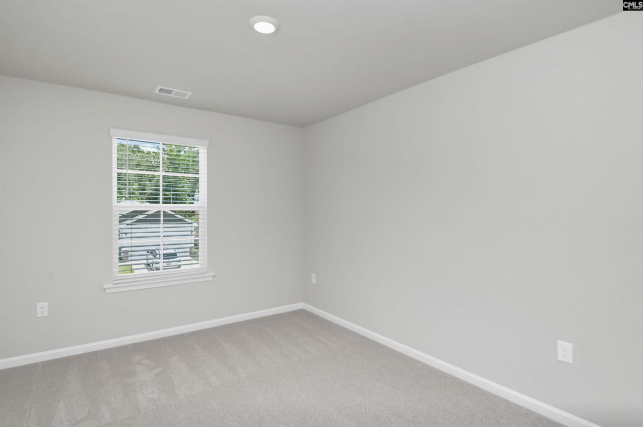 638 Glacier Road Photo 16