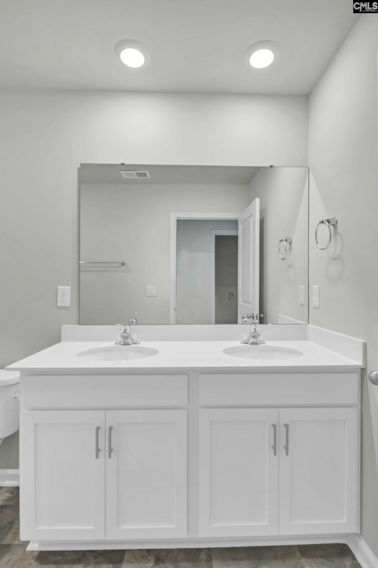 638 Glacier Road Photo 23