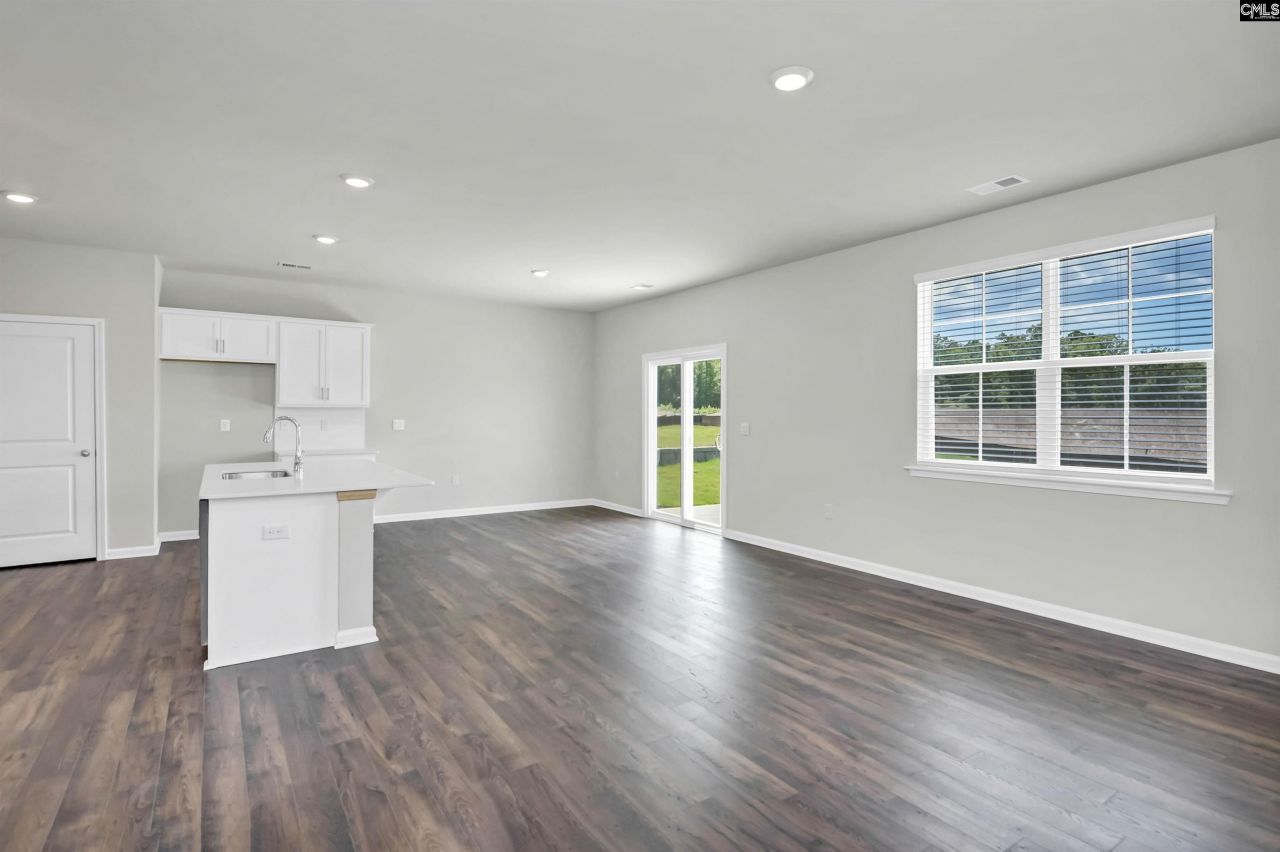 638 Glacier Road Photo 7