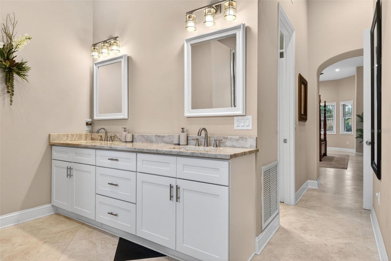 6677 Mandarin Road, Sarasota, FL 34238 Photo