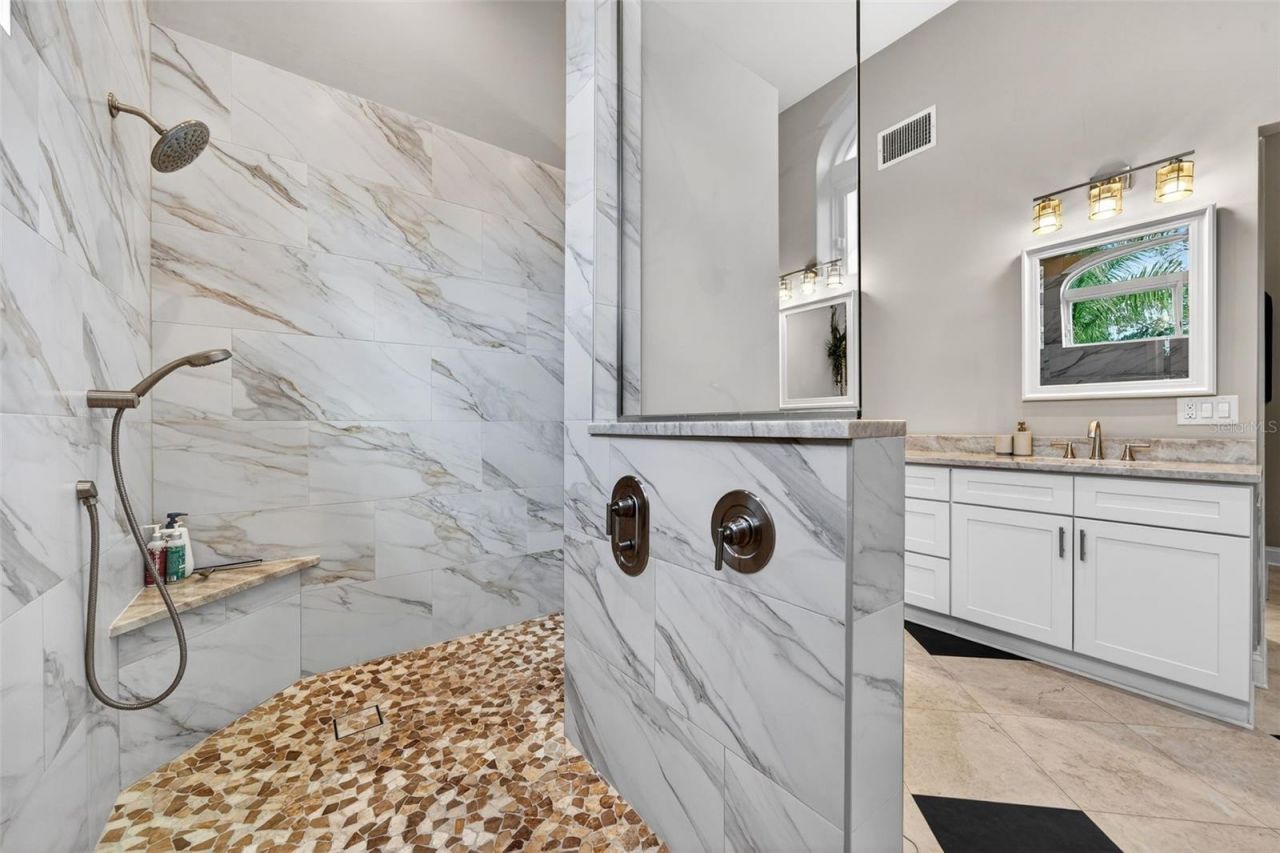 6677 Mandarin Road, Sarasota, FL 34238 Photo