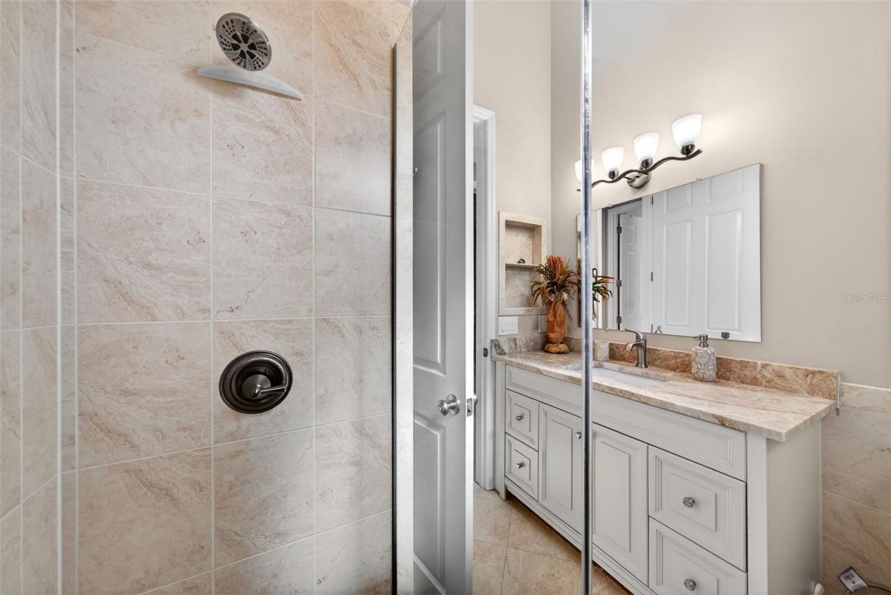 6677 Mandarin Road, Sarasota, FL 34238 Photo