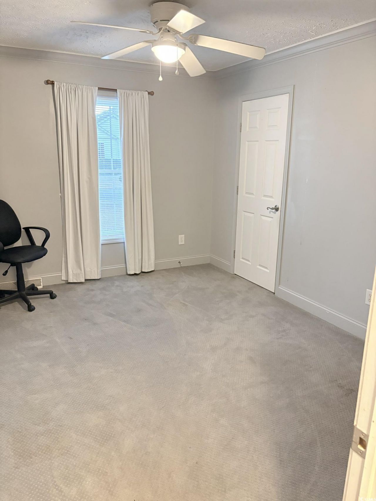 2404 Farmwood Circle Photo 17