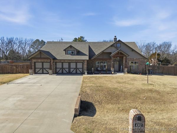 4302 S Woodland Avenue, Sand Springs, OK 74063