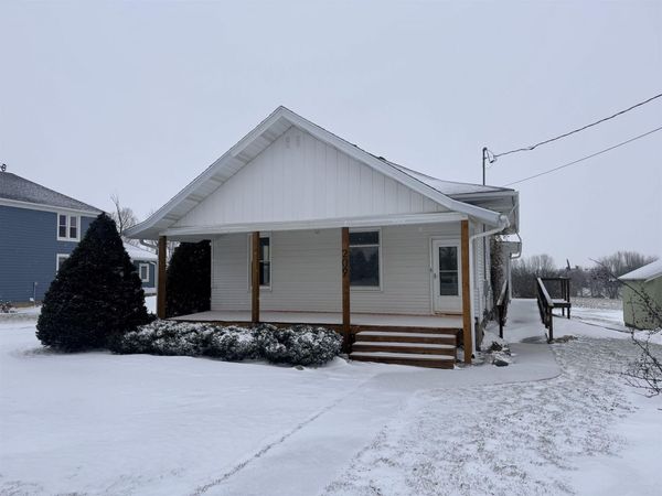 209 Jessie Street, Ossian, IA 52161