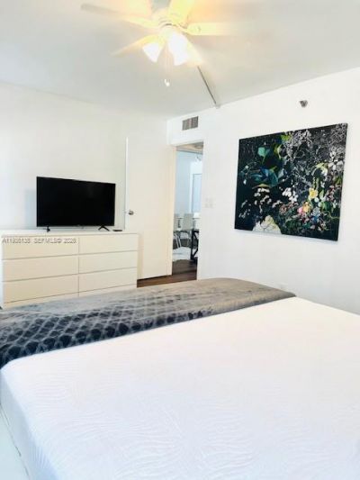 2625 Collins Ave, Unit 415, Miami Beach, FL 33140 Photo