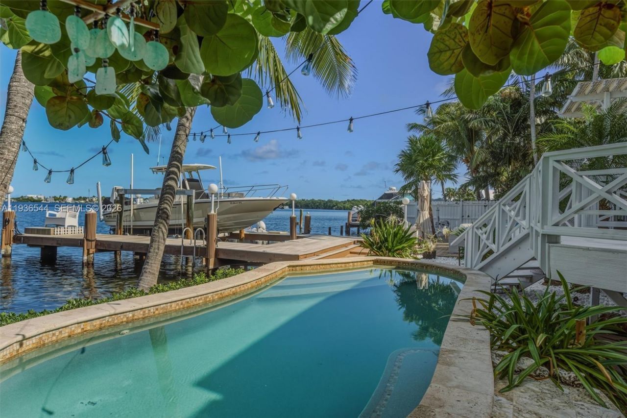 16 North Dr, Key Largo, FL 33037 Photo
