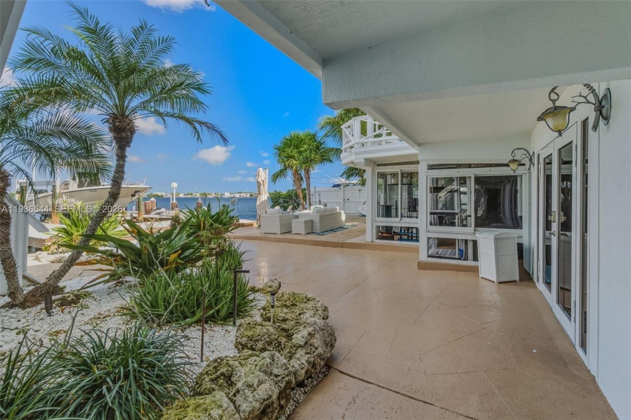 16 North Dr, Key Largo, FL 33037 Photo