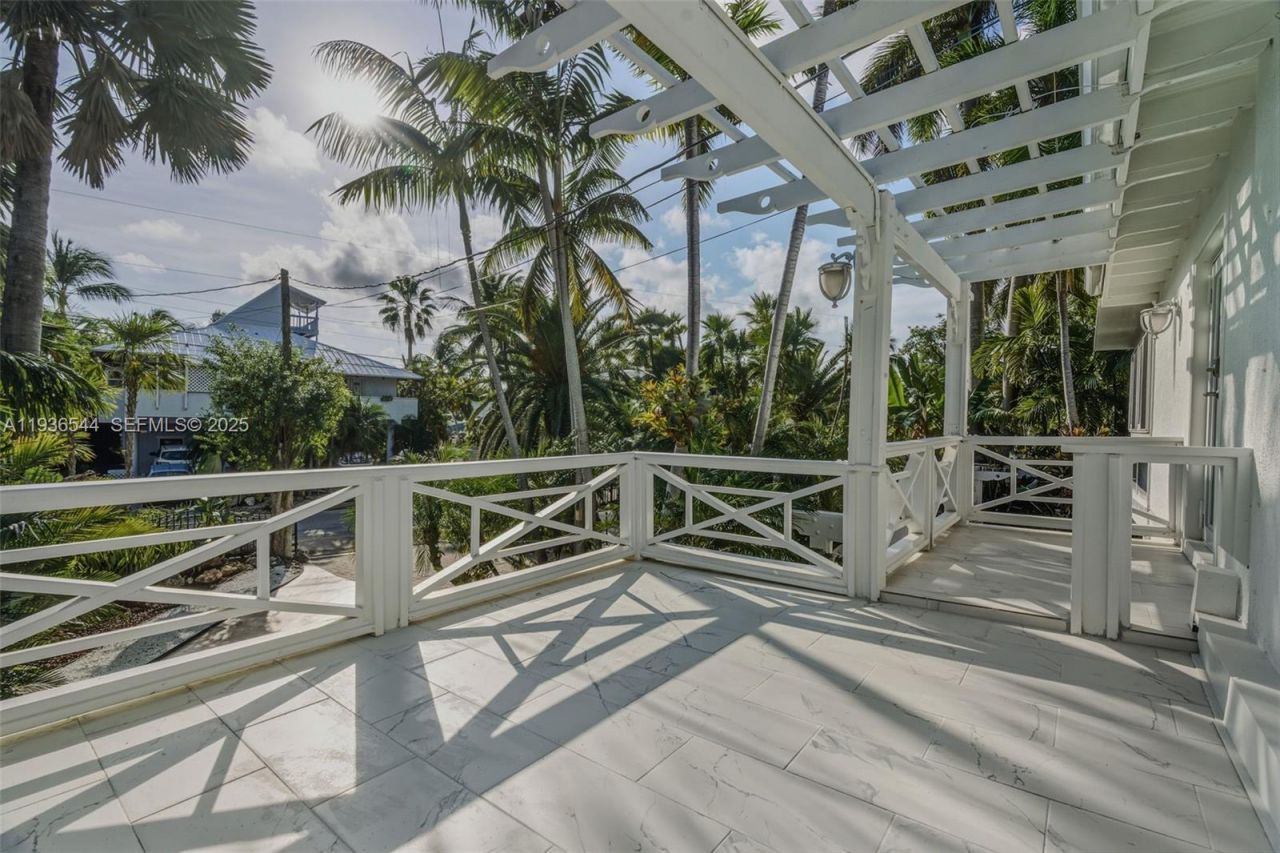 16 North Dr , Key Largo, FL 33037 Photo