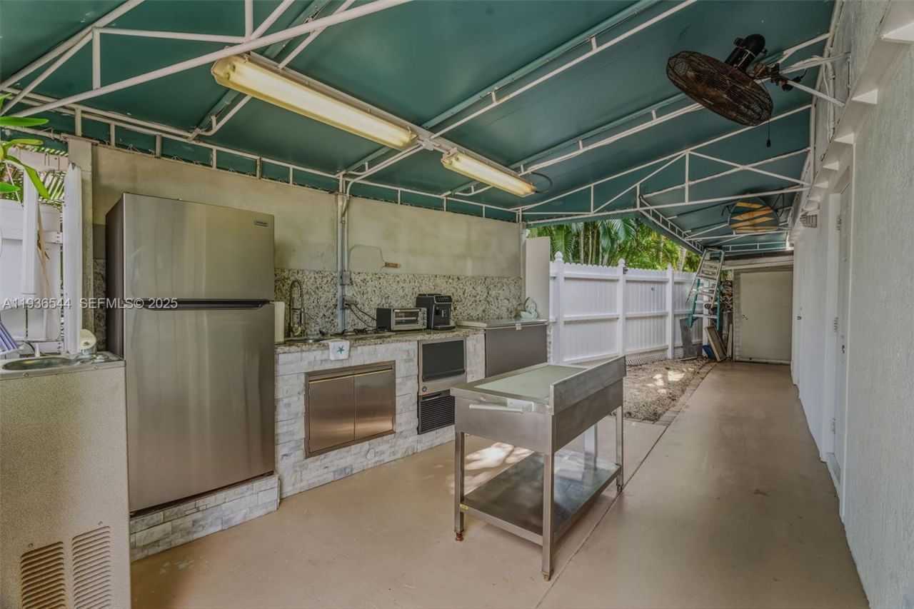 16 North Dr , Key Largo, FL 33037 Photo