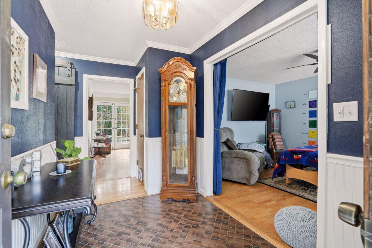 210 Pointer Drive Photo 9