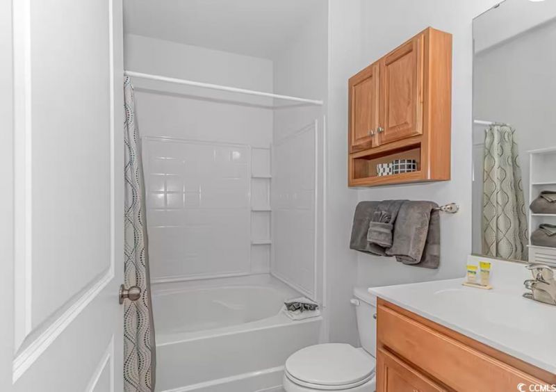 6253 Catalina Dr. Photo 10