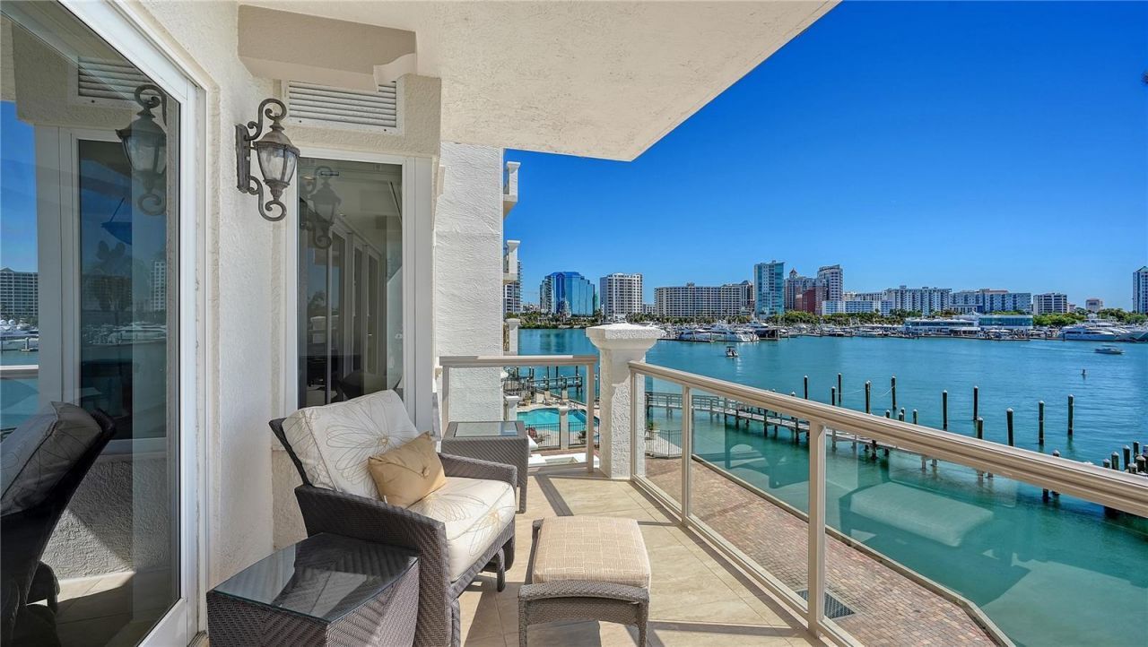 464 Golden Gate Point, Unit 304, Sarasota, FL 34236 Photo