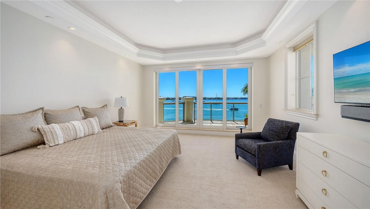 464 Golden Gate Point, Unit 304, Sarasota, FL 34236 Photo