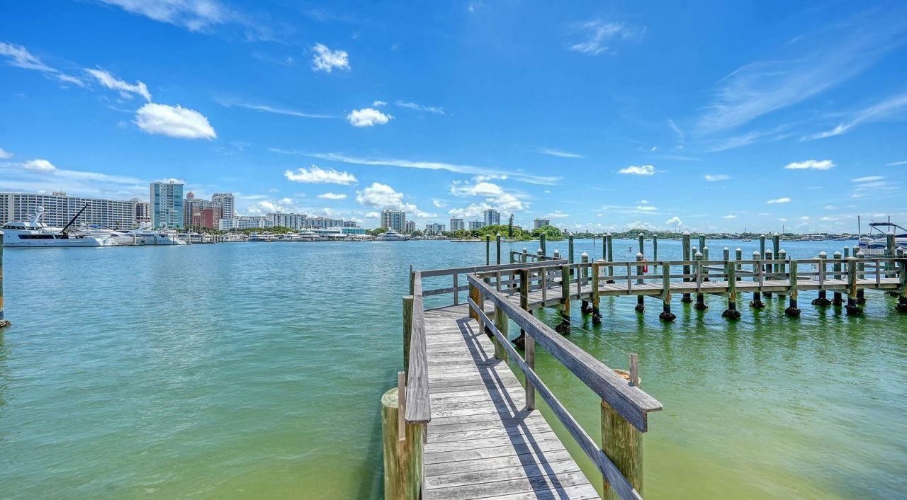 464 Golden Gate Point, Unit 304, Sarasota, FL 34236 Photo