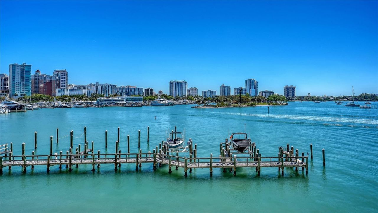 464 Golden Gate Point, Unit 304, Sarasota, FL 34236 Photo