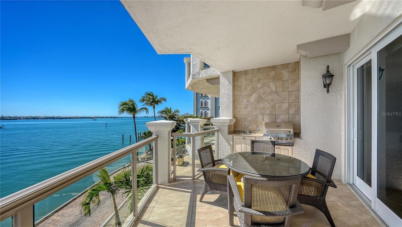 464 Golden Gate Point, Unit 304, Sarasota, FL 34236 Photo