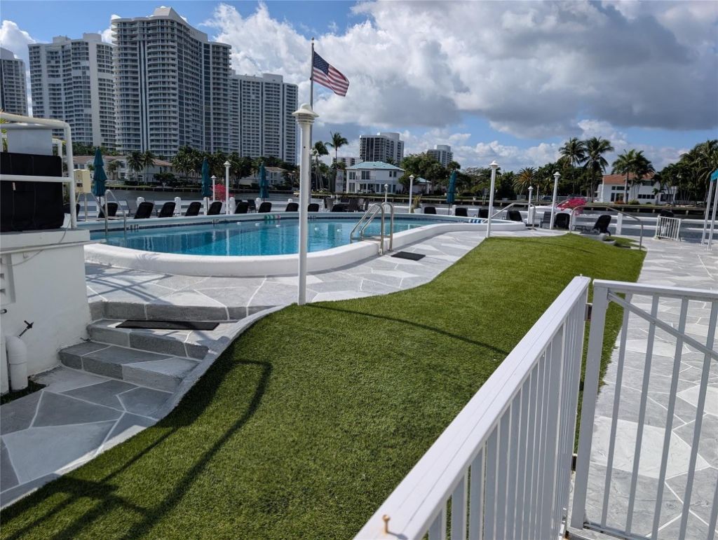 3209 S Ocean Drive, Unit 4E, Hallandale Beach, FL 33009 Photo