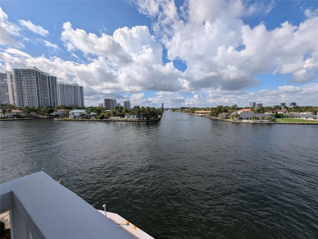 3209 S Ocean Drive, Unit 4E, Hallandale Beach, FL 33009 Photo