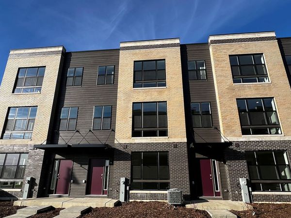 383 Summit Circle, Lombard, IL 60148