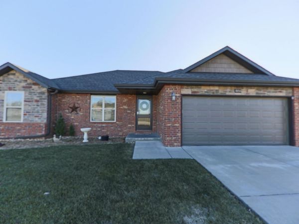 886 E Melton Road, Ozark, MO 65721