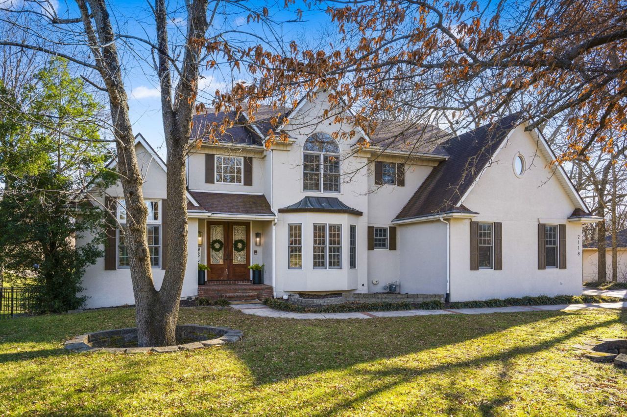 2118 S Forrest Heights Avenue, Springfield, MO 65809 Main Photo