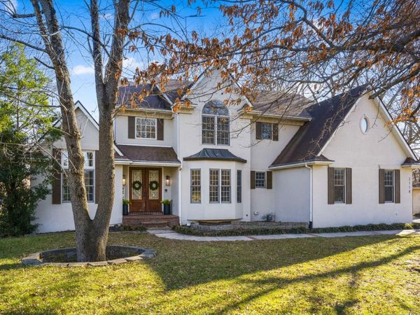 2118 S Forrest Heights Avenue, Springfield, MO 65809