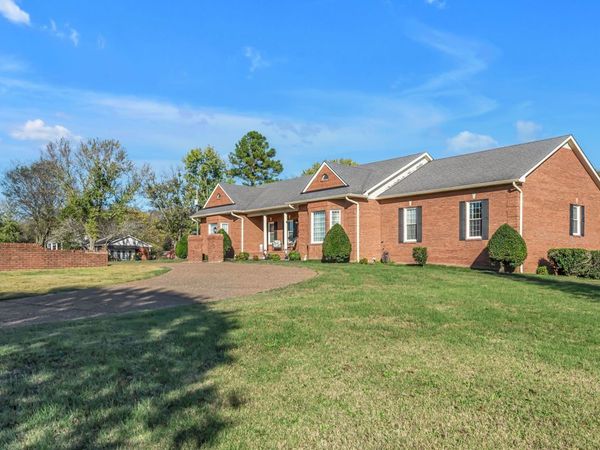 161 Graystone Dr, Gallatin, TN 37066