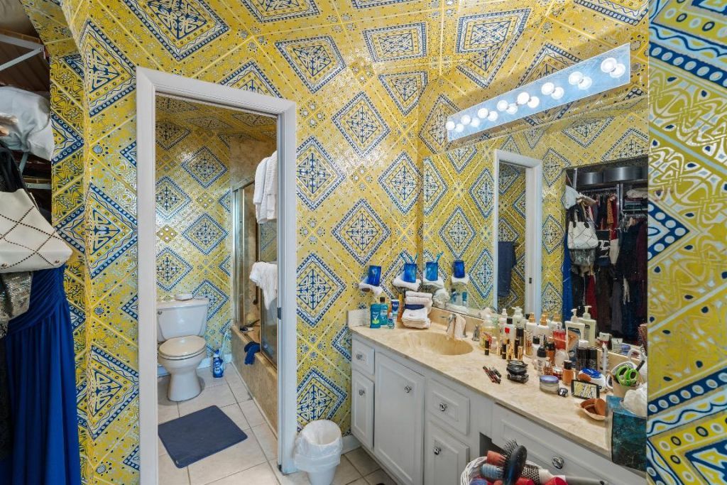 127 Peruvian Avenue, Unit 202, Palm Beach, FL 33480 Photo