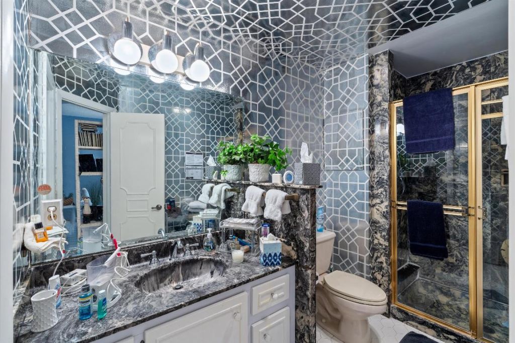 127 Peruvian Avenue, Unit 202, Palm Beach, FL 33480 Photo