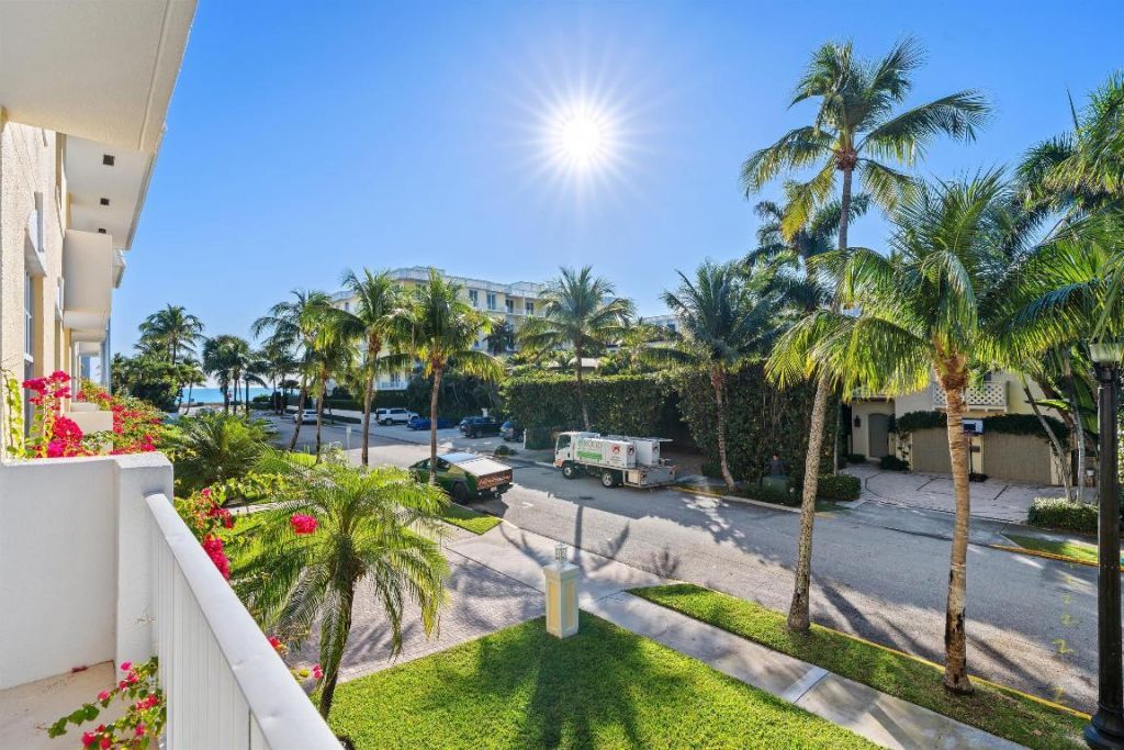 127 Peruvian Avenue, Unit 202, Palm Beach, FL 33480 Photo