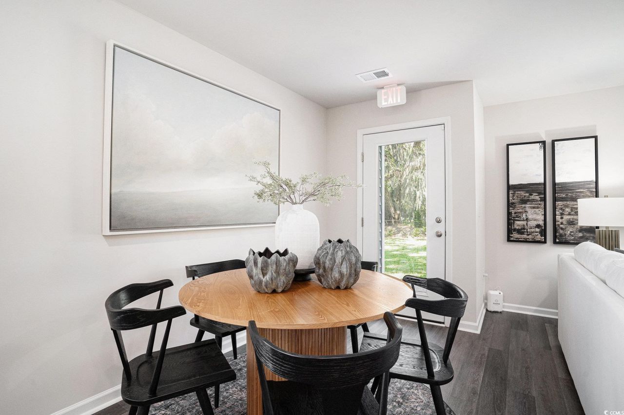 400 Gemstone Blvd Photo 7