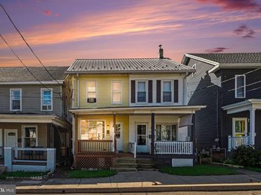 406 E WICONISCO AVENUE, TOWER CITY, PA 17980