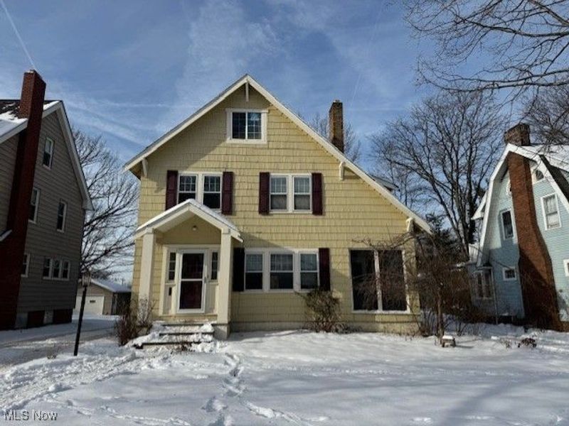 888 Roanoke Road, Cleveland, OH 44121 Photo 1