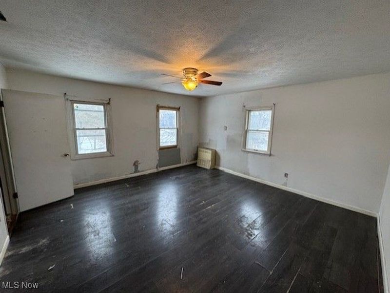 888 Roanoke Road, Cleveland, OH 44121 Photo 16