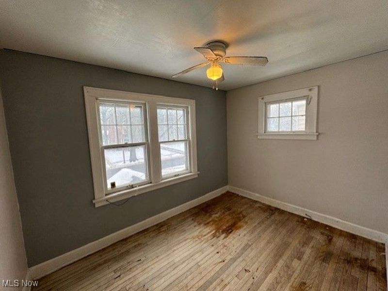 888 Roanoke Road, Cleveland, OH 44121 Photo 21