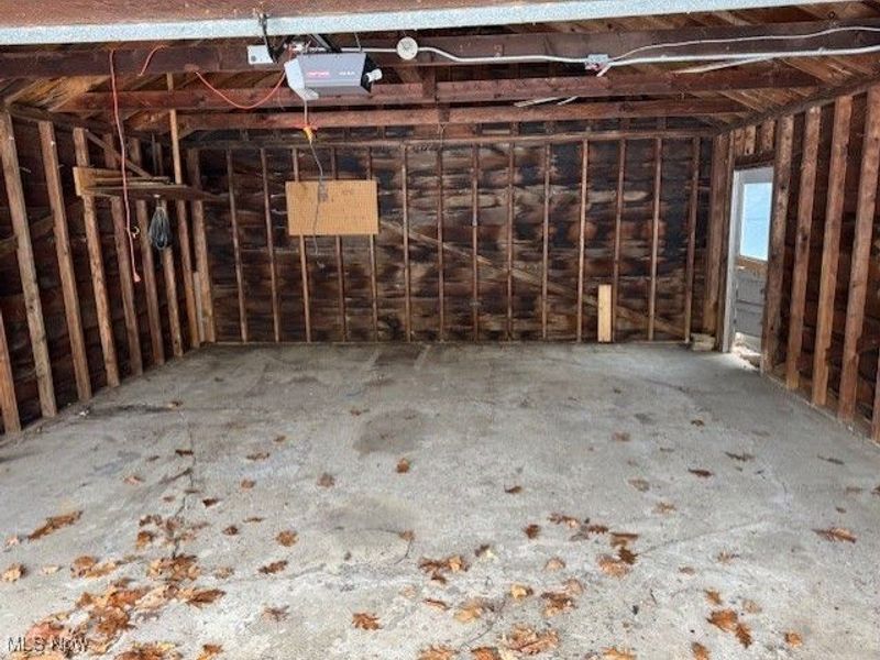 888 Roanoke Road, Cleveland, OH 44121 Photo 6