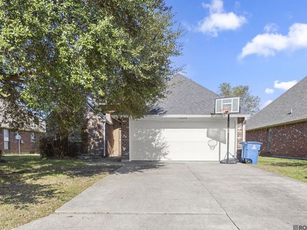37036 Rivergate Ave, Geismar, LA 70734