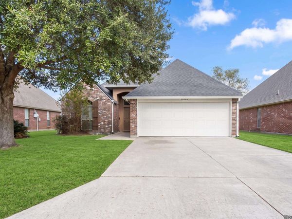 37036 Rivergate Ave, Geismar, LA 70734