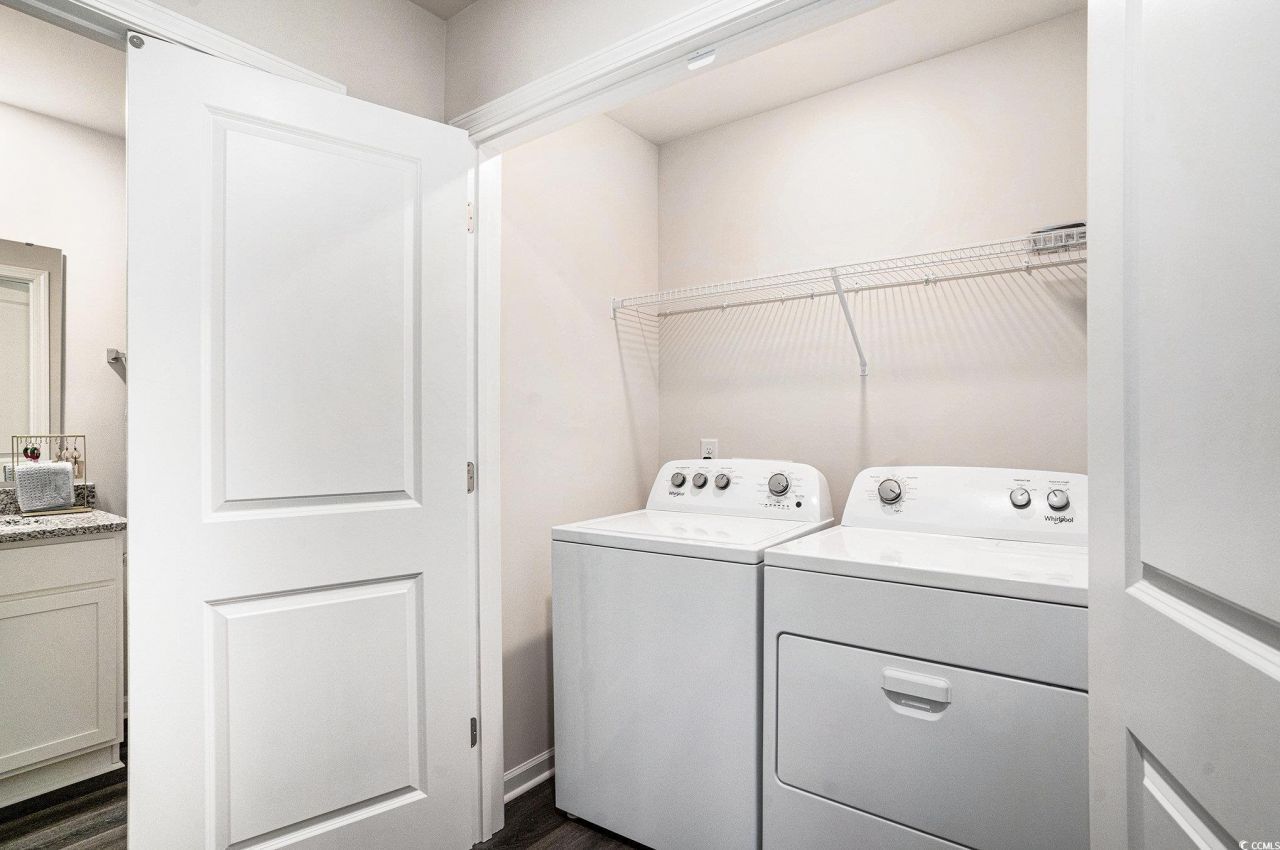 410 Gemstone Blvd Photo 23