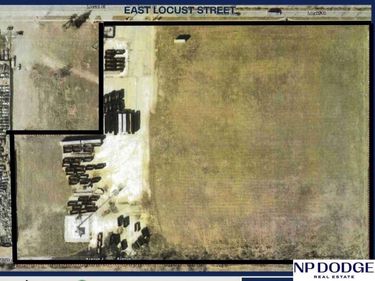 13th E Locust Street, Carter Lake, IA 51510