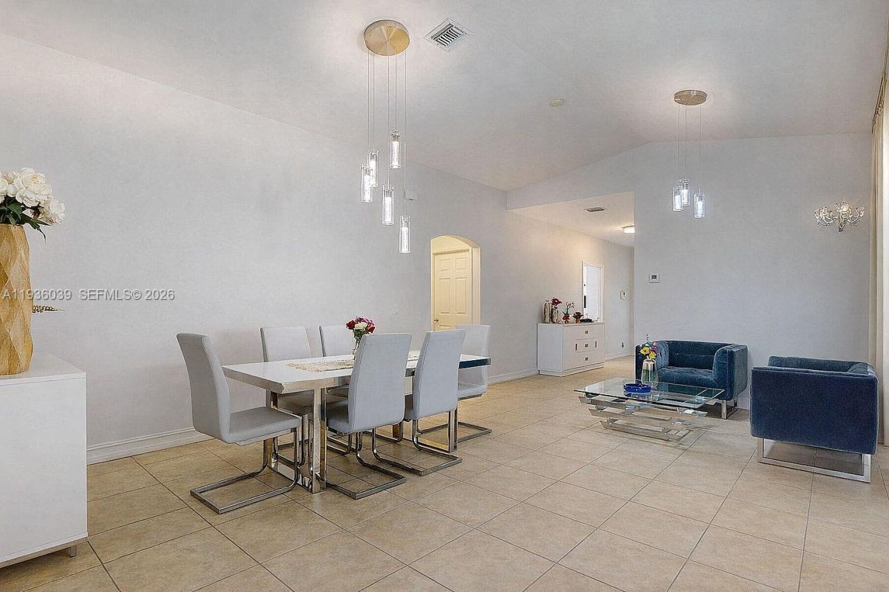 2625 SE 40th Ave, Naples, FL 34117 Photo