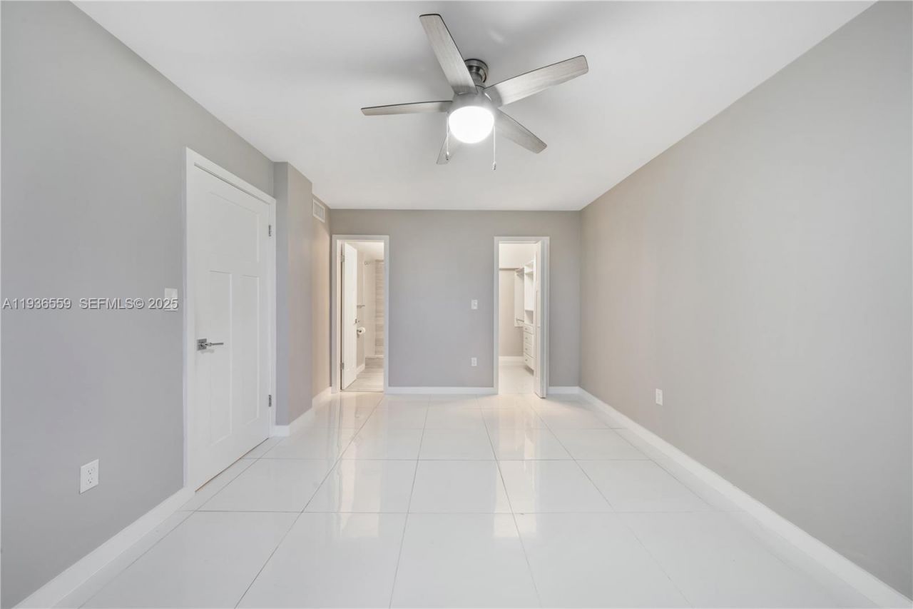 8095 NW 8th St, Unit 412, Miami, FL 33126 Photo