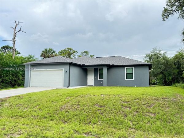 6018 ACORN CIR, La Belle, FL 33935