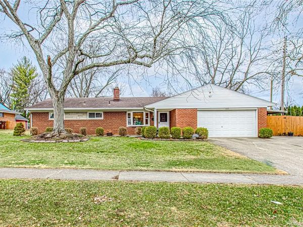 1105 Chateau Drive, Kettering, OH 45429