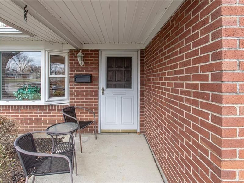 1105 Chateau Drive, Kettering, OH 45429 Photo 2