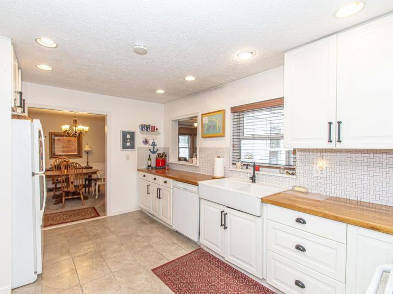 1105 Chateau Drive, Kettering, OH 45429 Photo 13