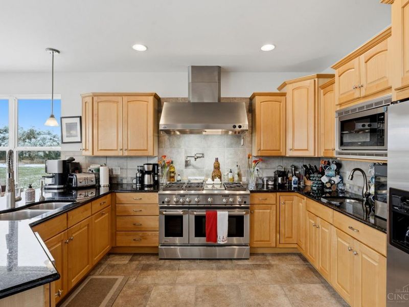 1005 Arabian Run Drive, Washington Township, OH 45113 Photo 17